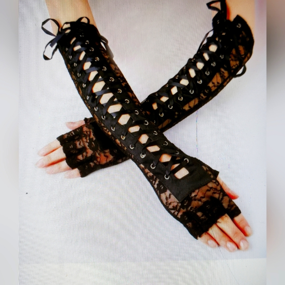 NEW! 80's Style Lace-Up Gloves